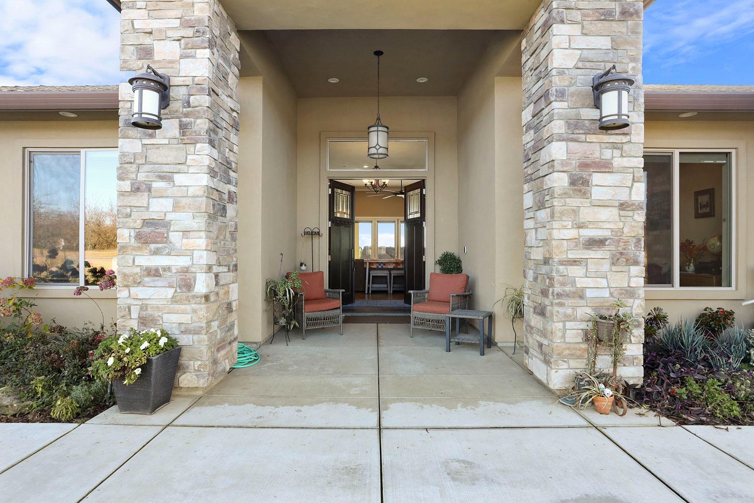 10393 Bradbury Rd, Ballico, CA 95303