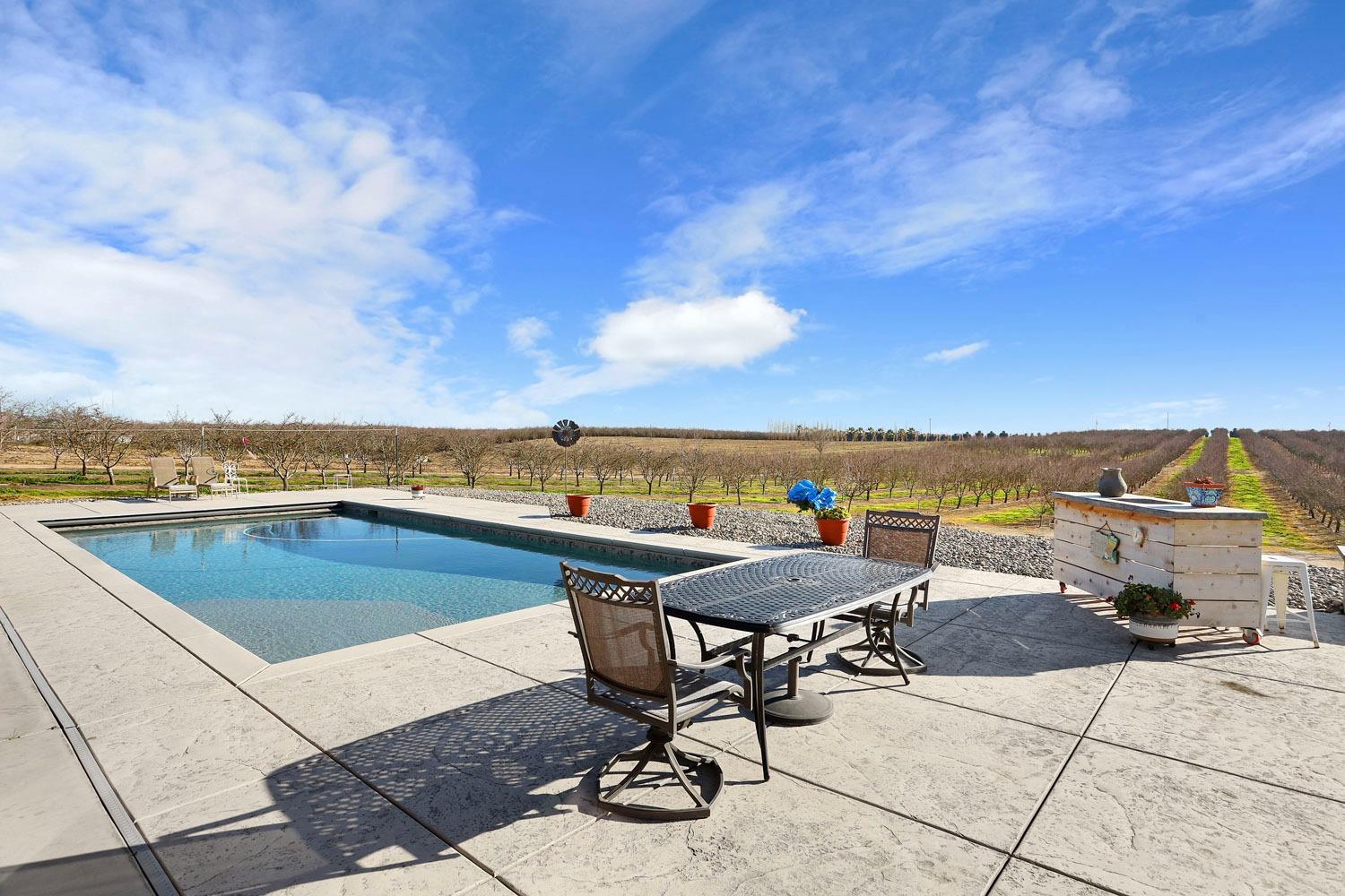 10393 Bradbury Rd, Ballico, CA 95303