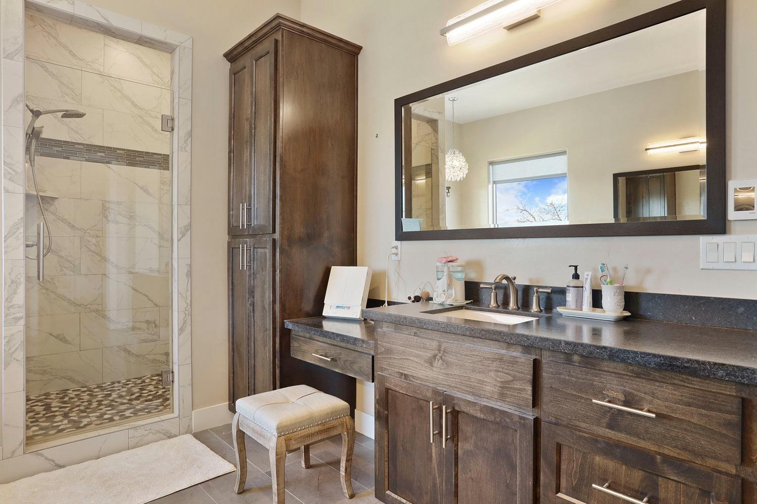 10393 Bradbury Rd, Ballico, CA 95303