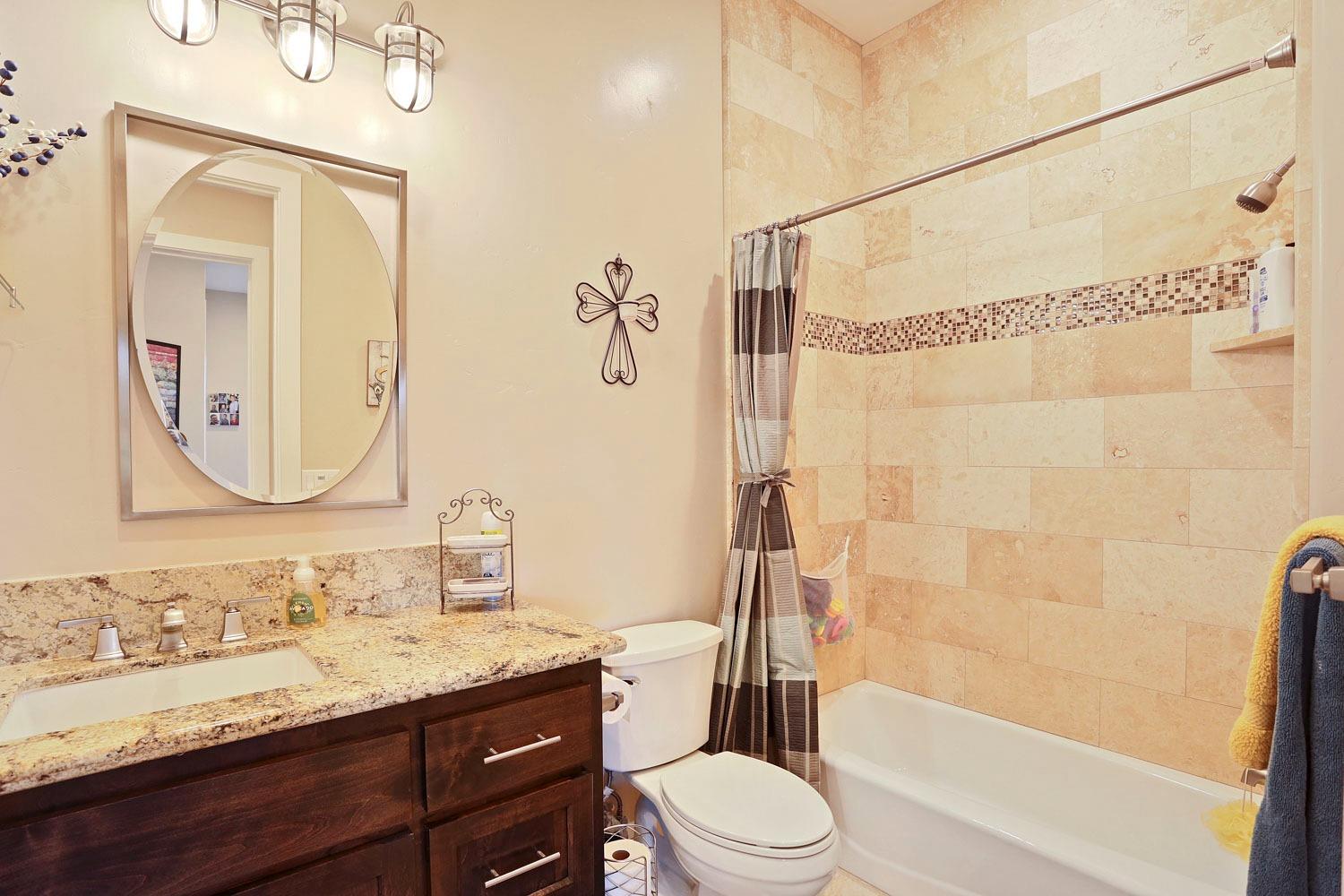 10393 Bradbury Rd, Ballico, CA 95303