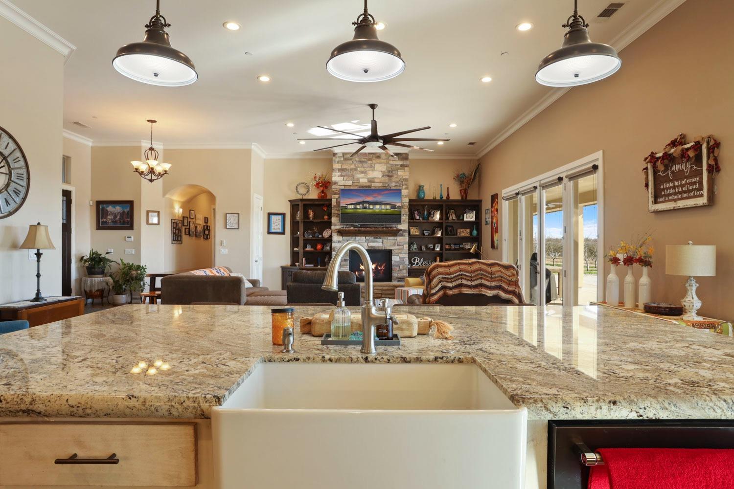 10393 Bradbury Rd, Ballico, CA 95303