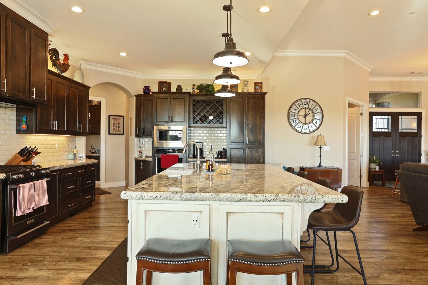 10393 Bradbury Rd, Ballico, CA 95303