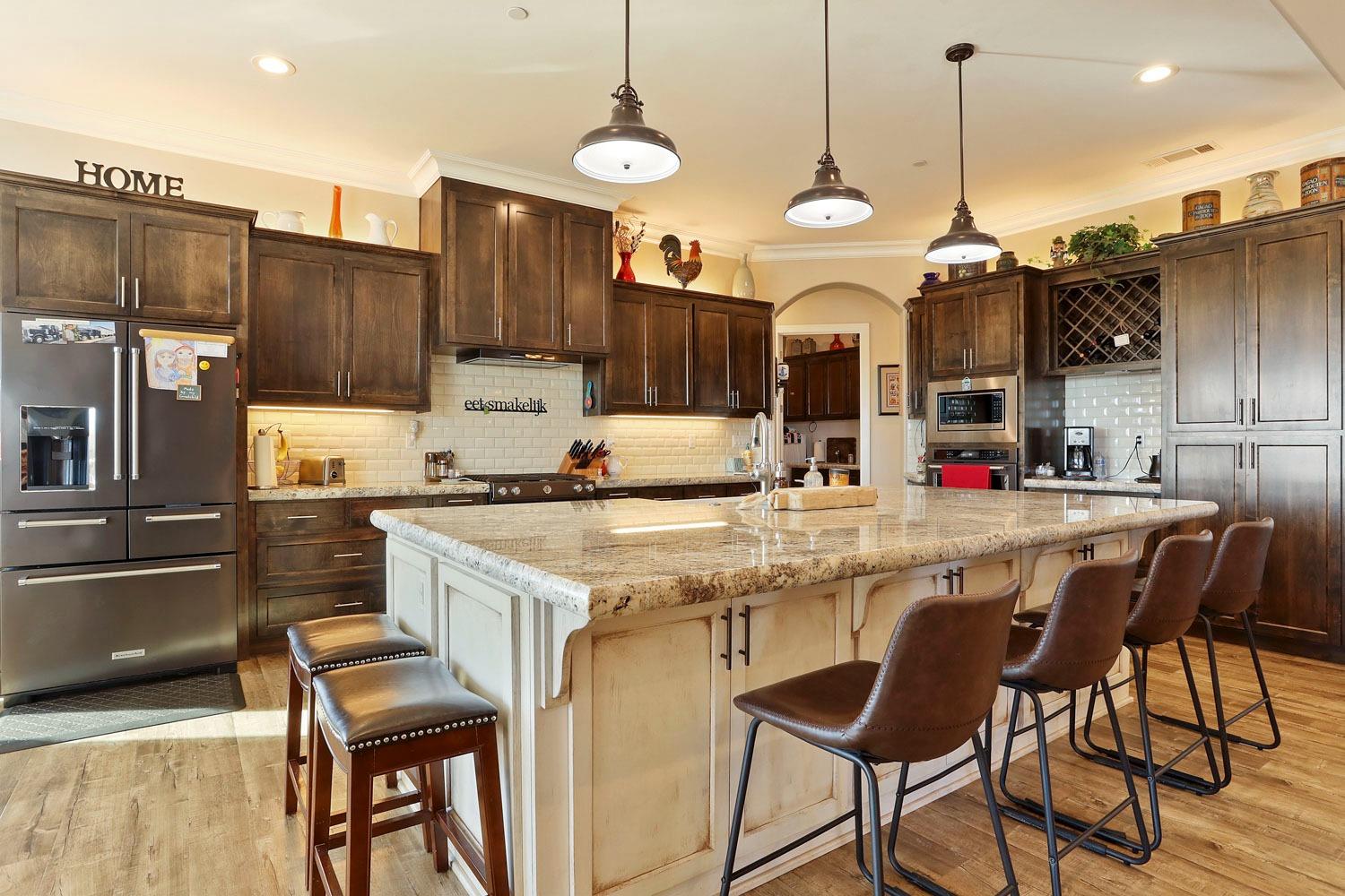 10393 Bradbury Rd, Ballico, CA 95303