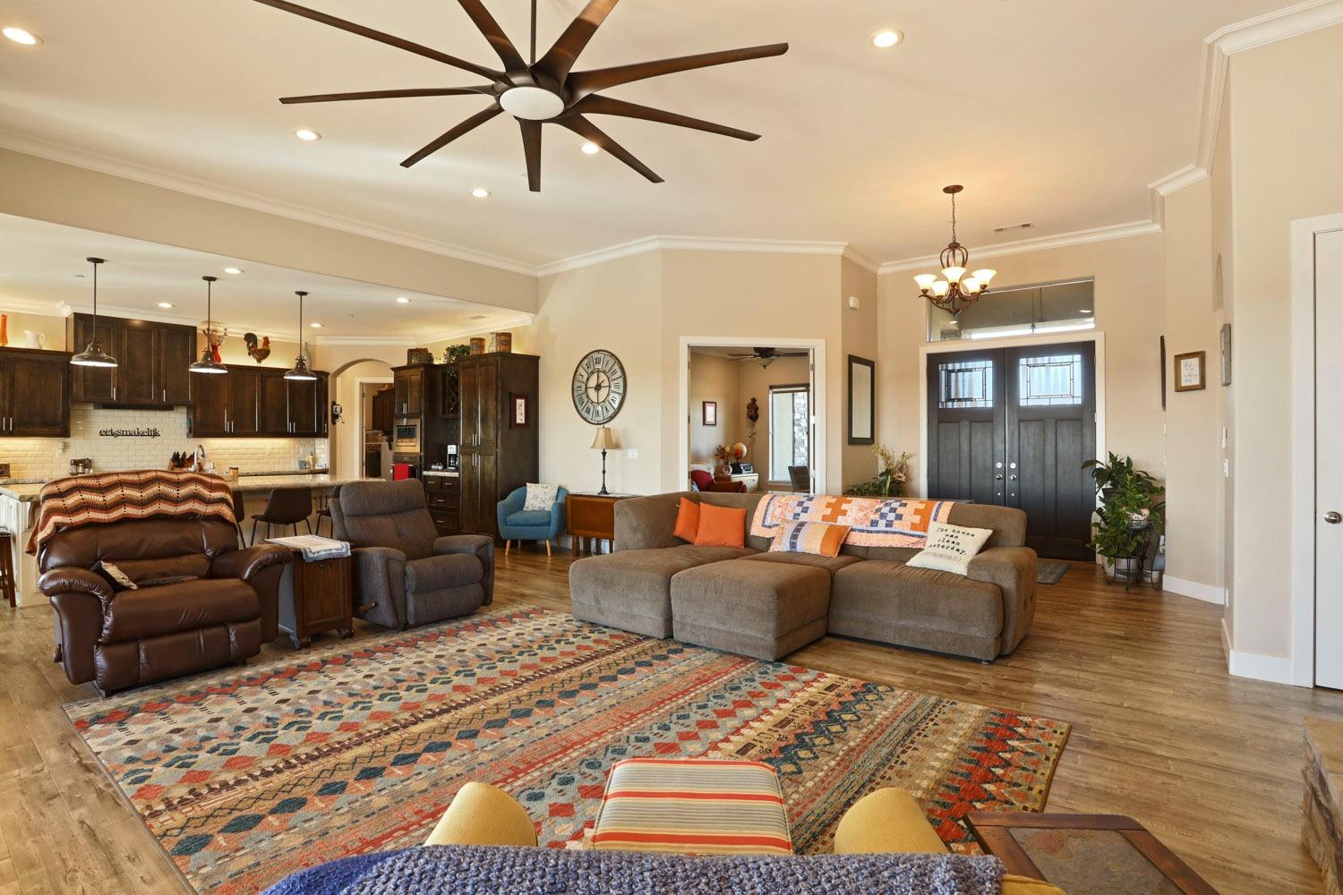 10393 Bradbury Rd, Ballico, CA 95303