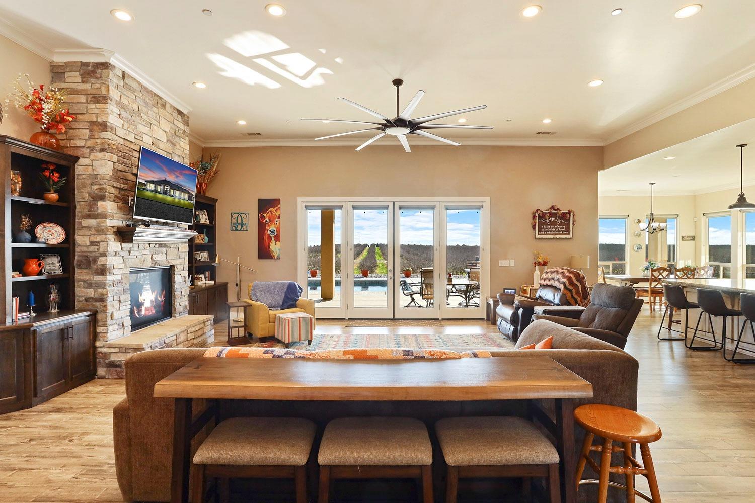 10393 Bradbury Rd, Ballico, CA 95303