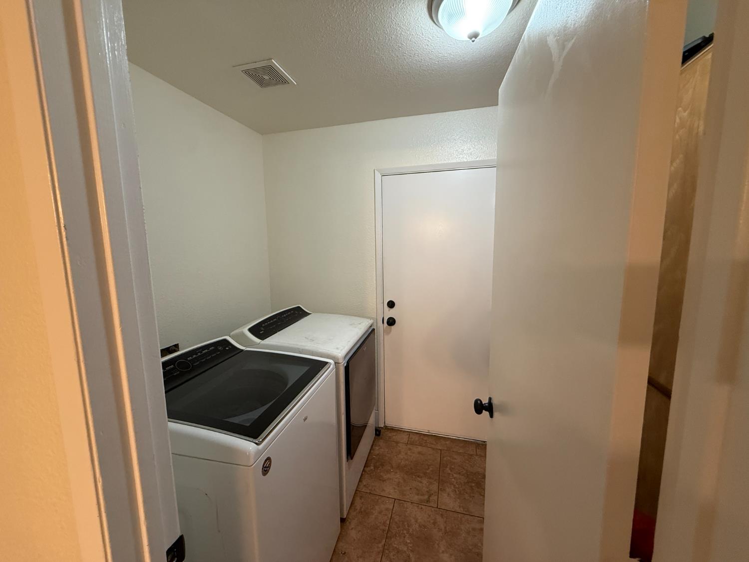 1625 Blue Spruce Way, Newman, CA 95360