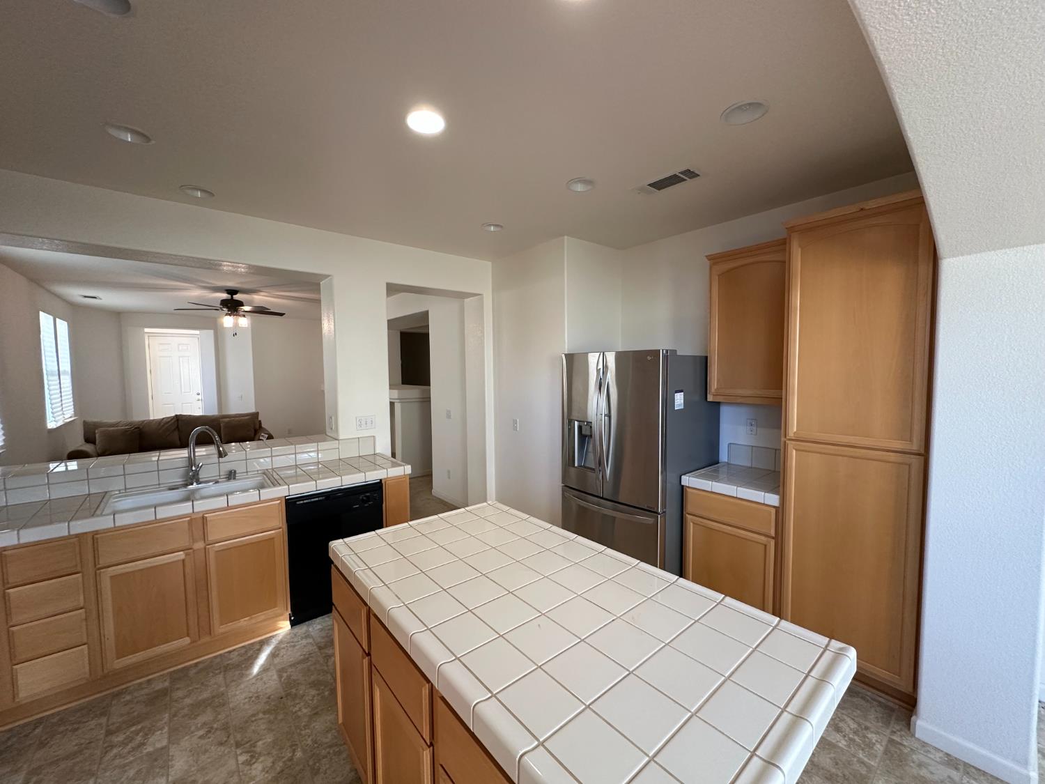 1649 Maidencane Way, Los Banos, CA 93635