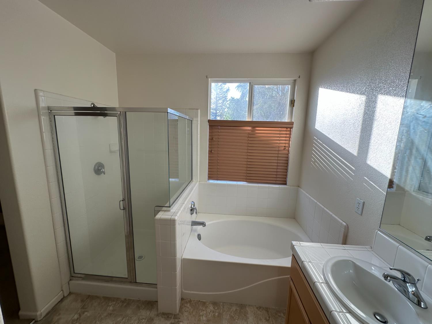 1649 Maidencane Way, Los Banos, CA 93635