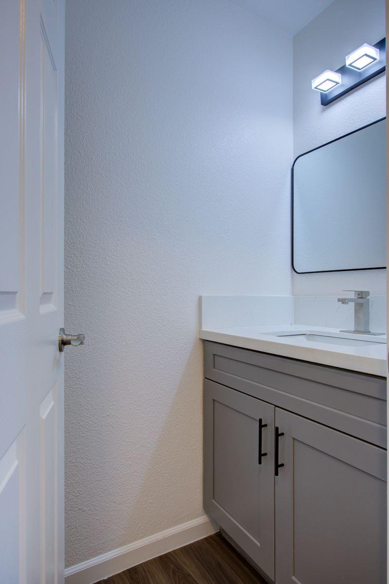 501 Jason Dr, Turlock, CA 95380