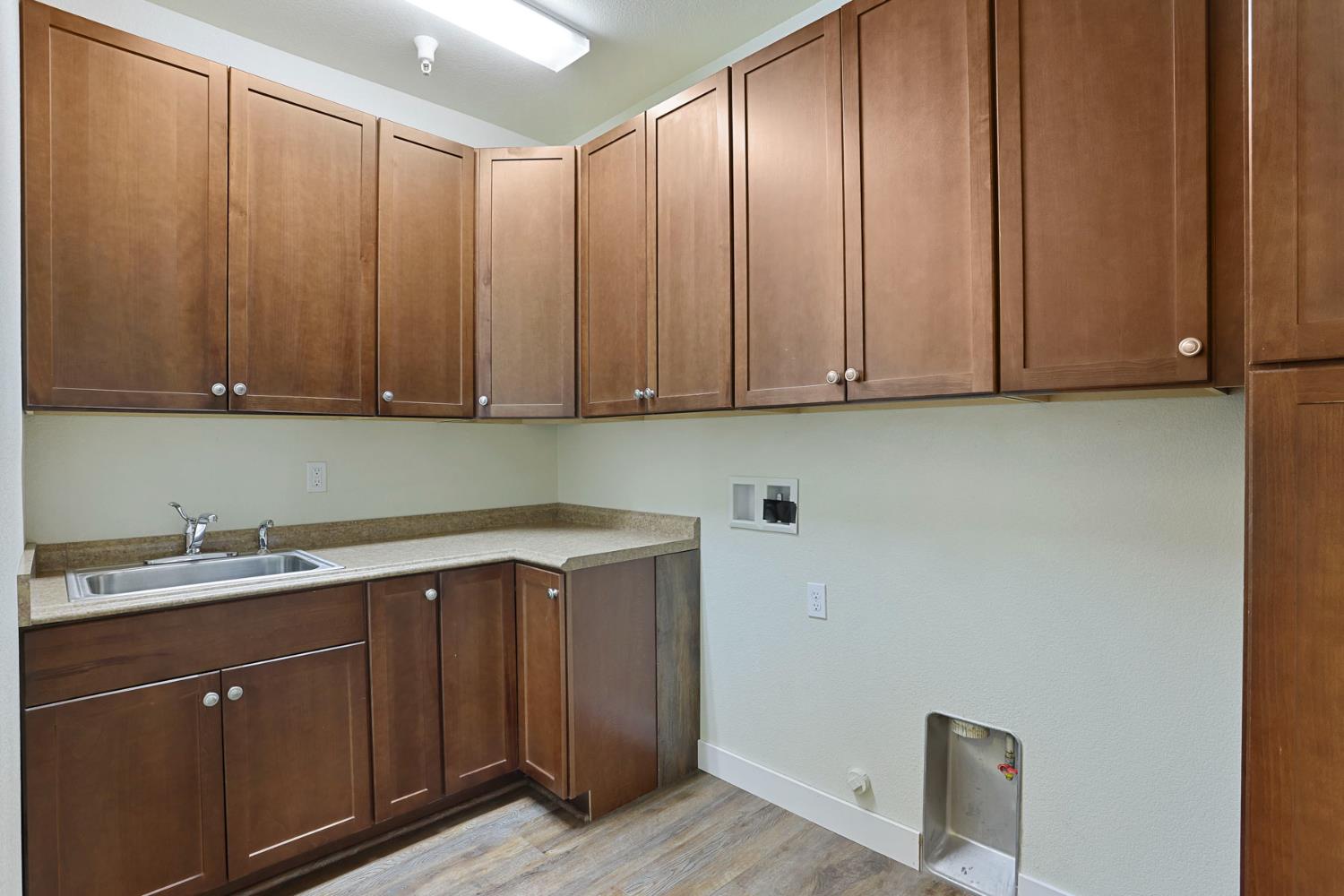 2364 Inyo Pl, Manteca, CA 95337