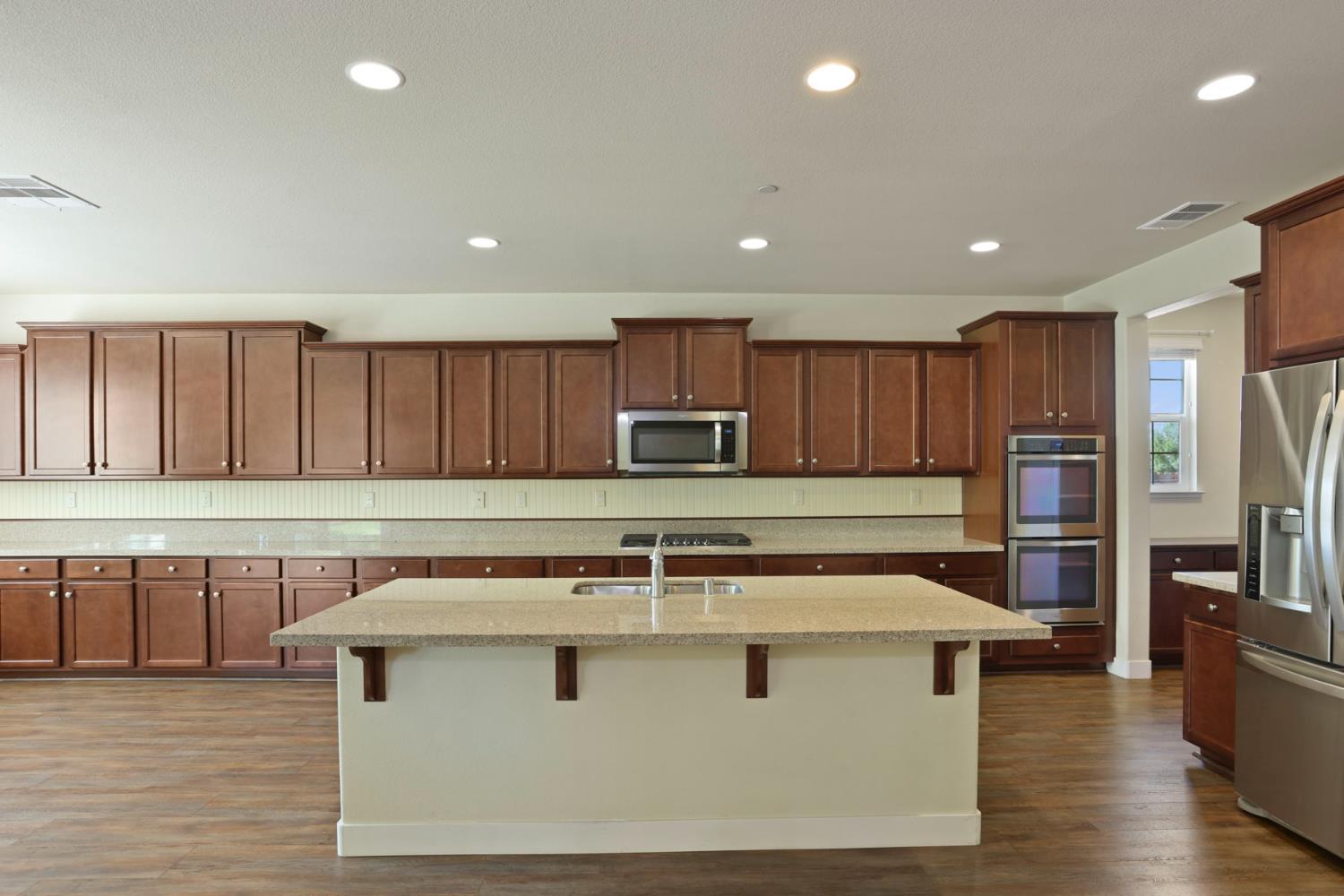 2364 Inyo Pl, Manteca, CA 95337