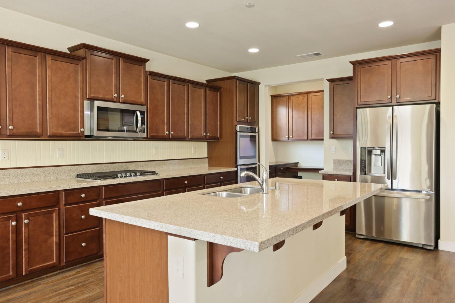 2364 Inyo Pl, Manteca, CA 95337