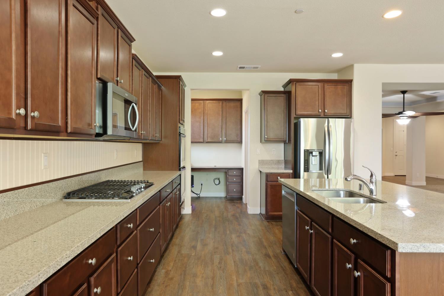 2364 Inyo Pl, Manteca, CA 95337