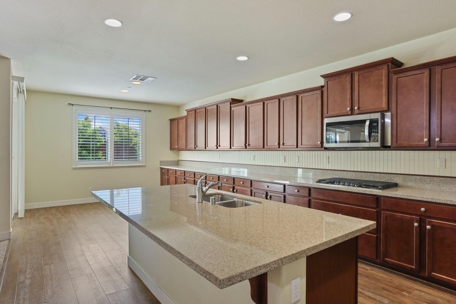 2364 Inyo Pl, Manteca, CA 95337