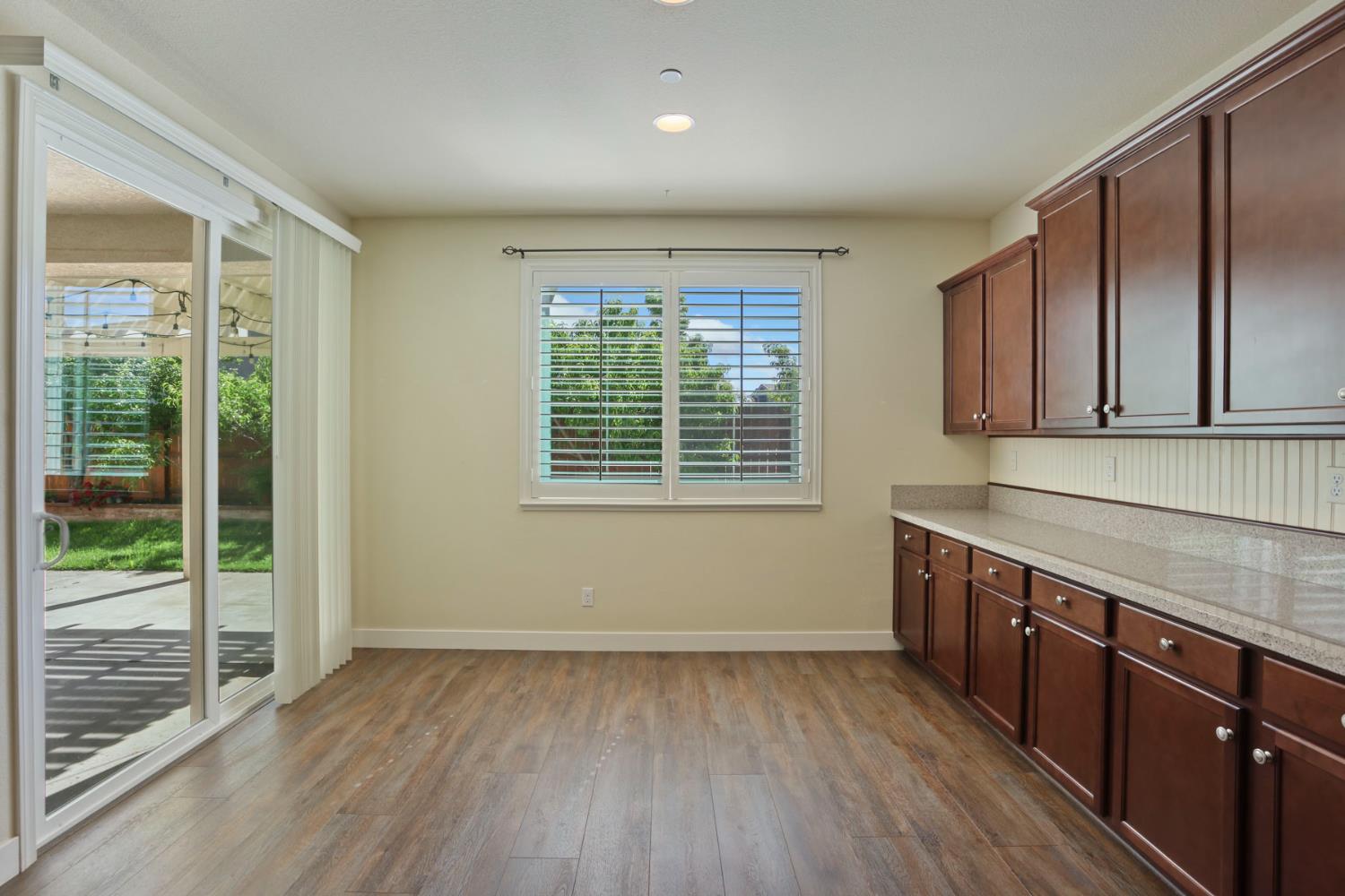 2364 Inyo Pl, Manteca, CA 95337