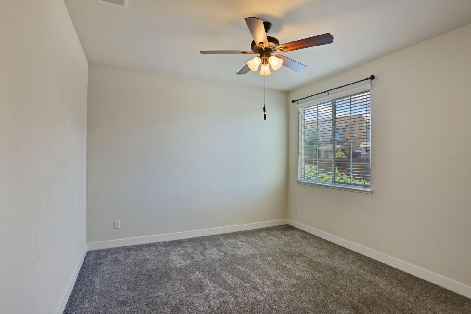 2364 Inyo Pl, Manteca, CA 95337