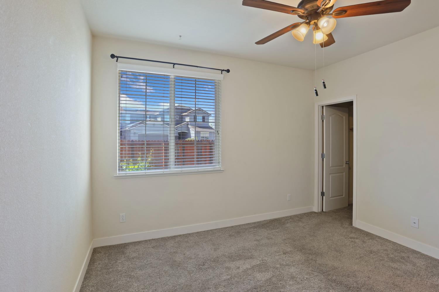 2364 Inyo Pl, Manteca, CA 95337