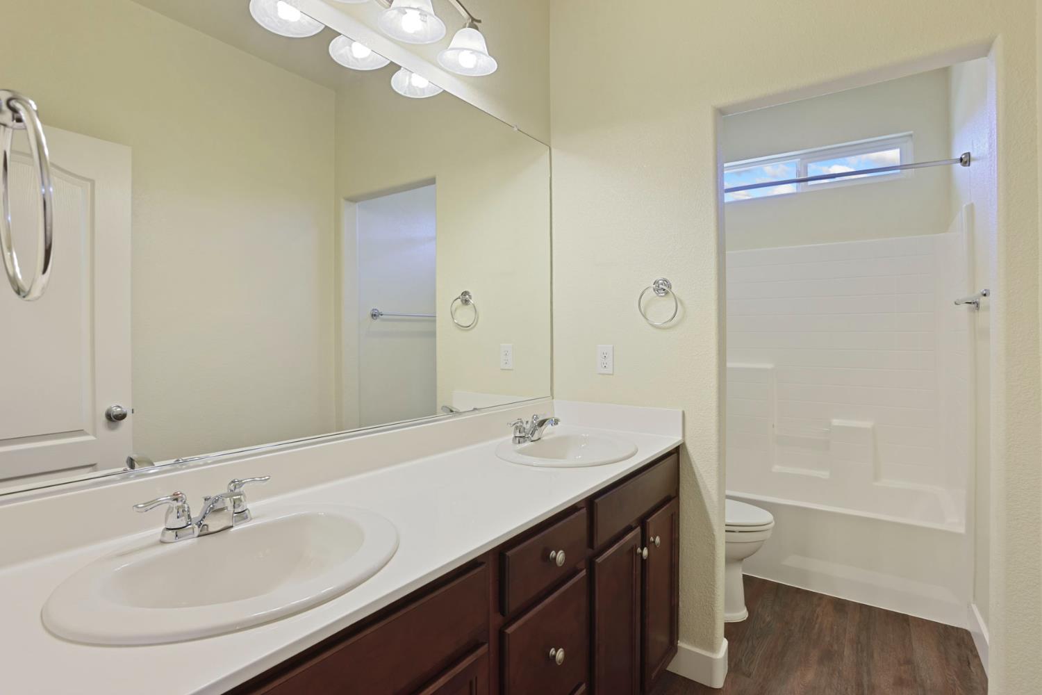 2364 Inyo Pl, Manteca, CA 95337