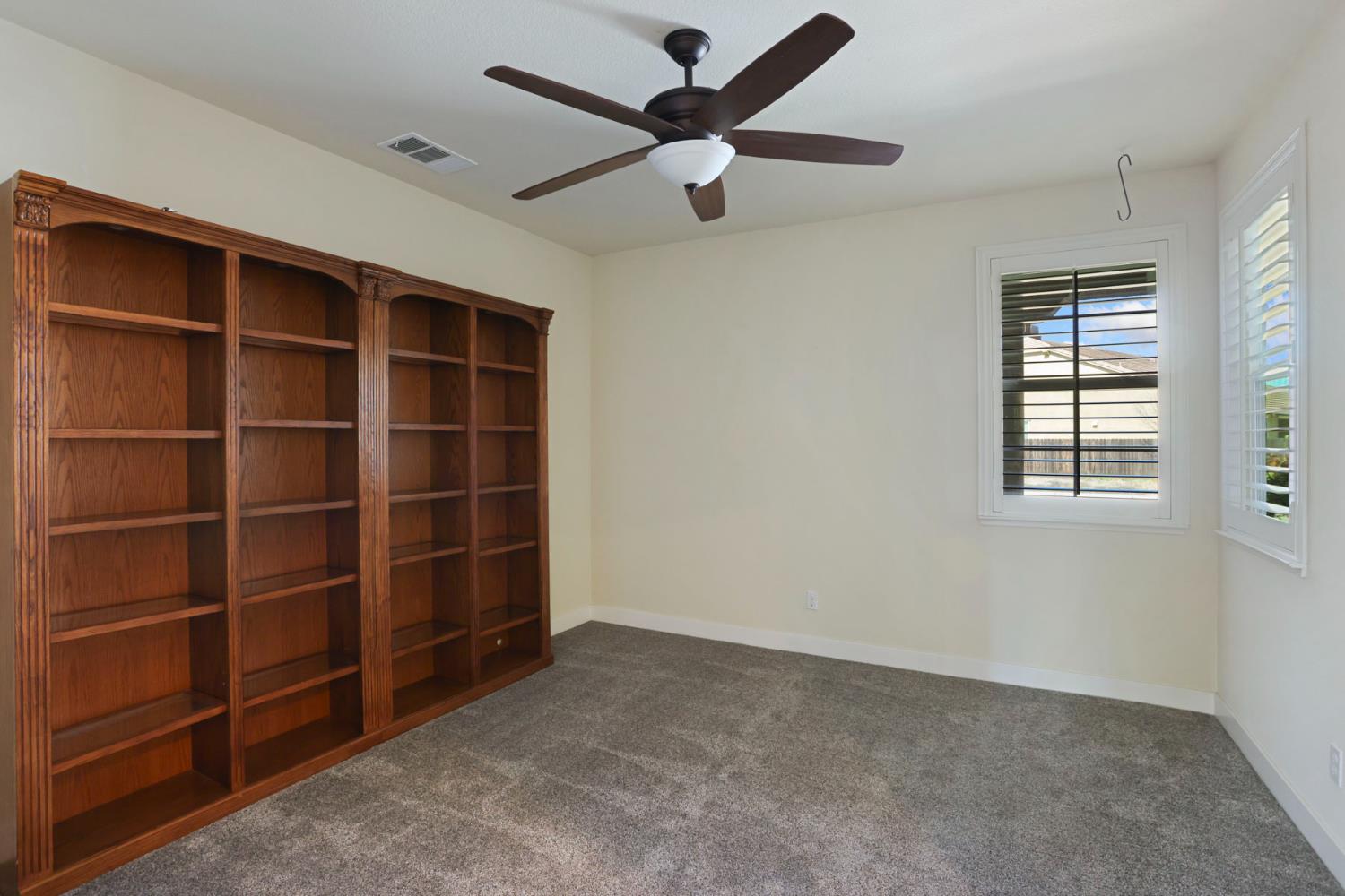 2364 Inyo Pl, Manteca, CA 95337