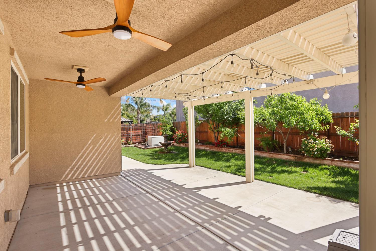 2364 Inyo Pl, Manteca, CA 95337