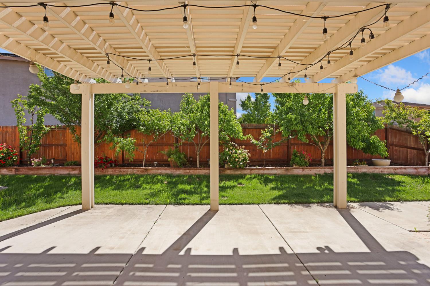 2364 Inyo Pl, Manteca, CA 95337