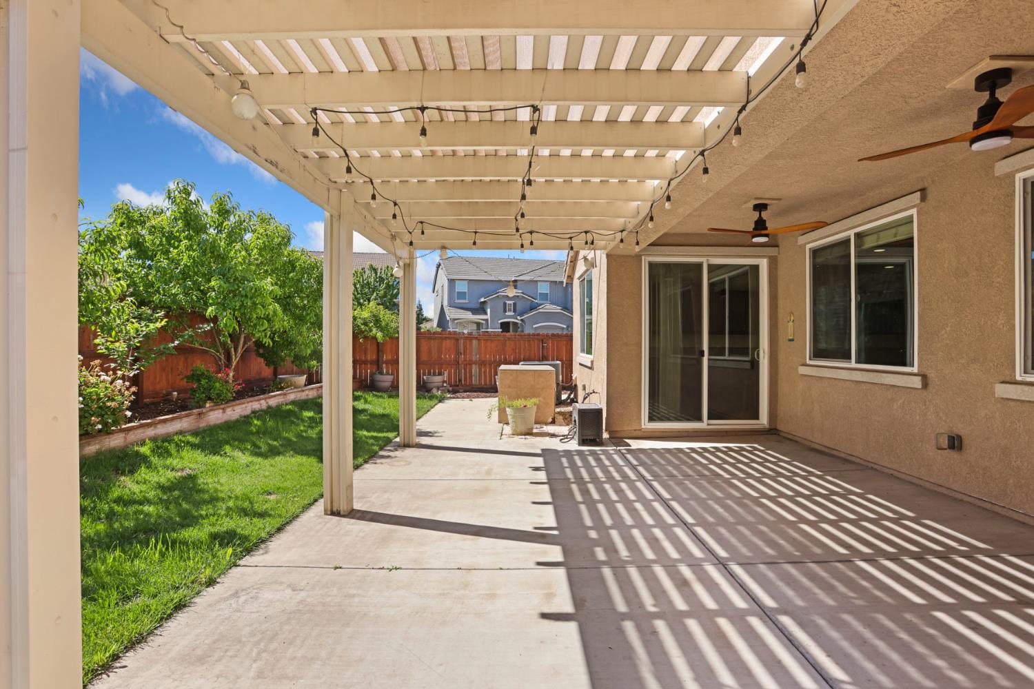 2364 Inyo Pl, Manteca, CA 95337