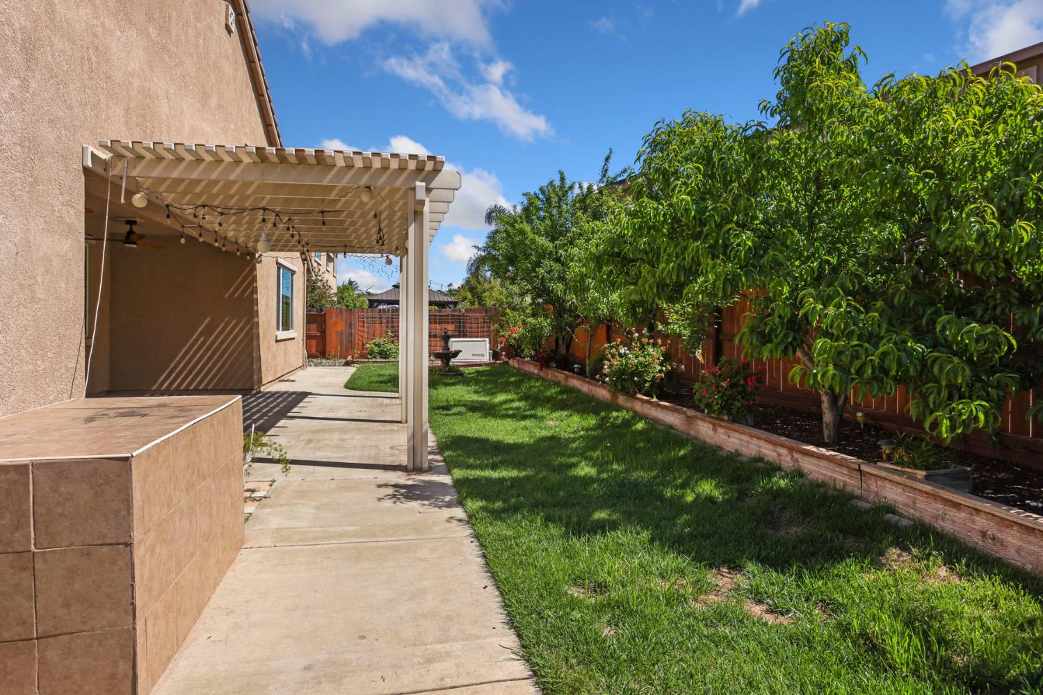 2364 Inyo Pl, Manteca, CA 95337