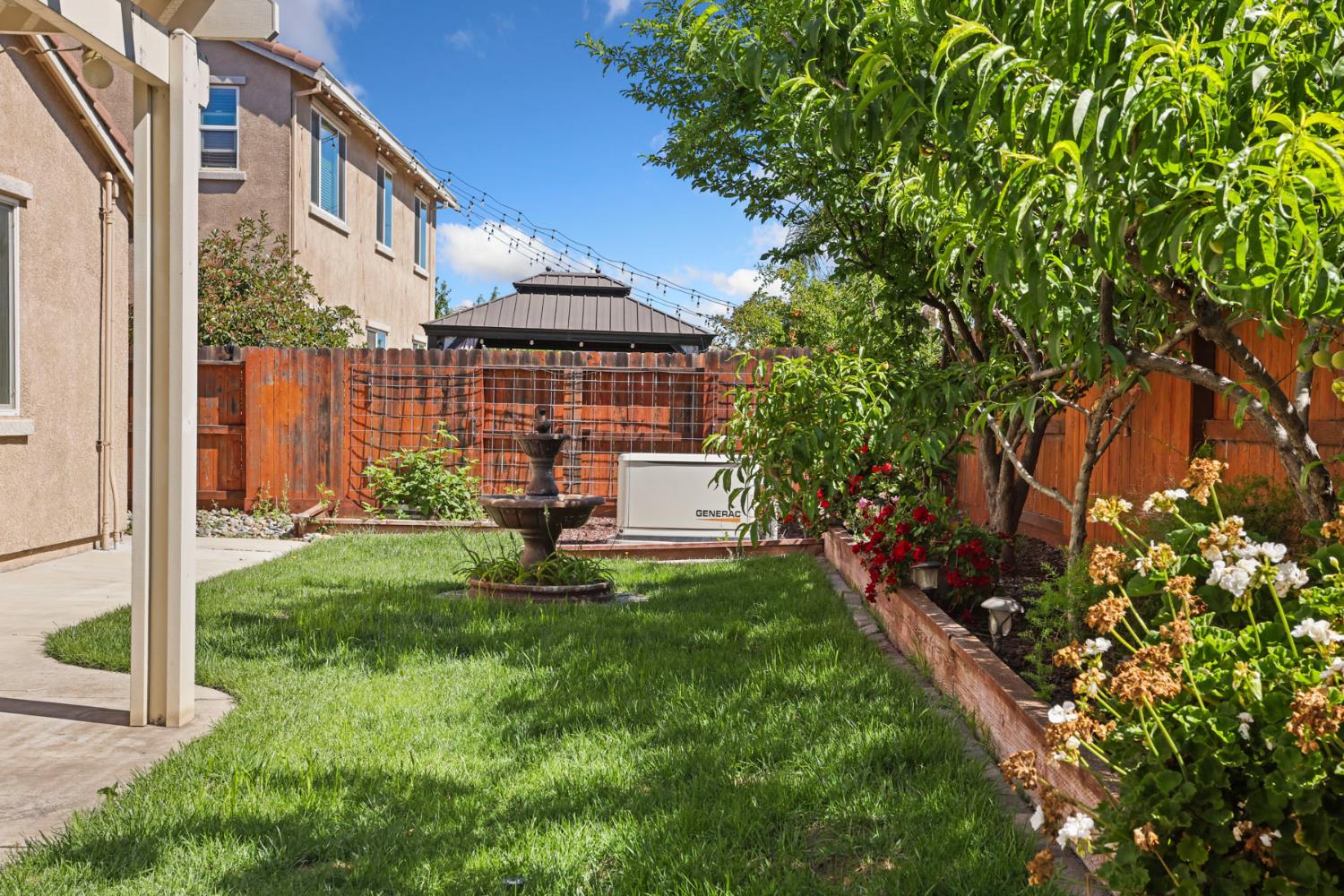 2364 Inyo Pl, Manteca, CA 95337