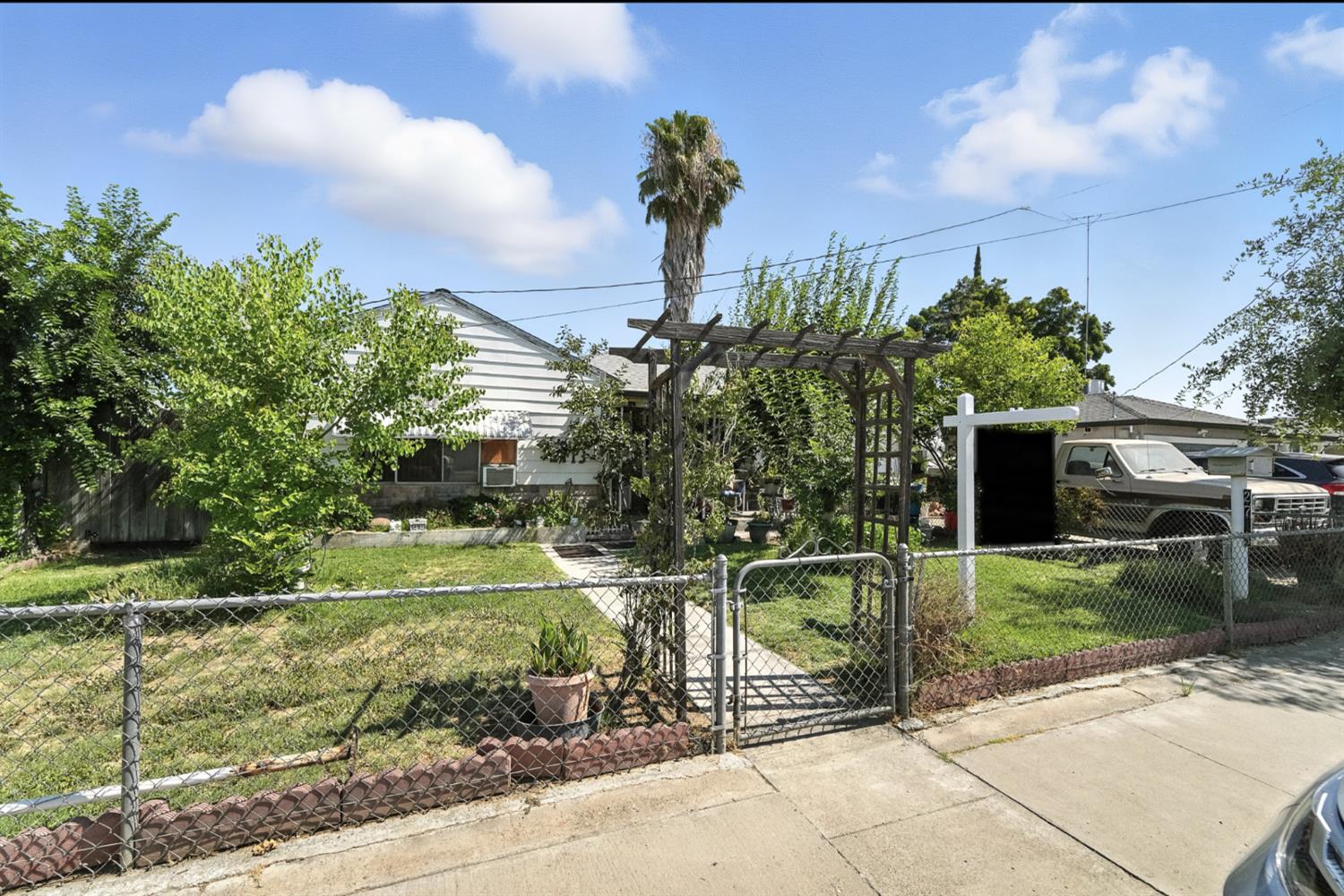 2713 Dale Ave, Ceres, CA 95307