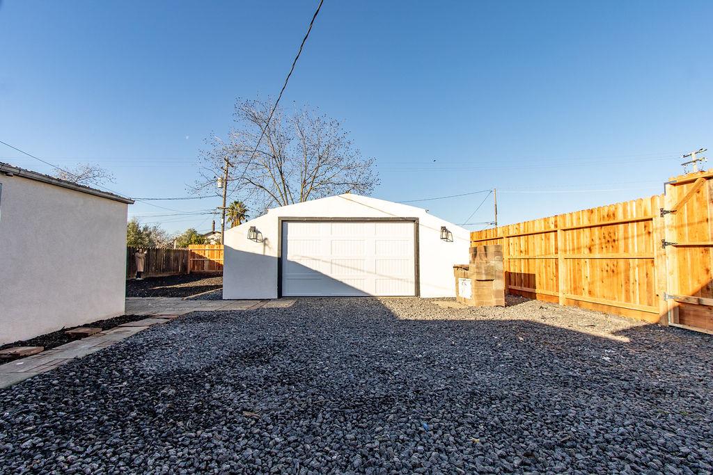 1665 Lois Way, Ceres, CA 95307