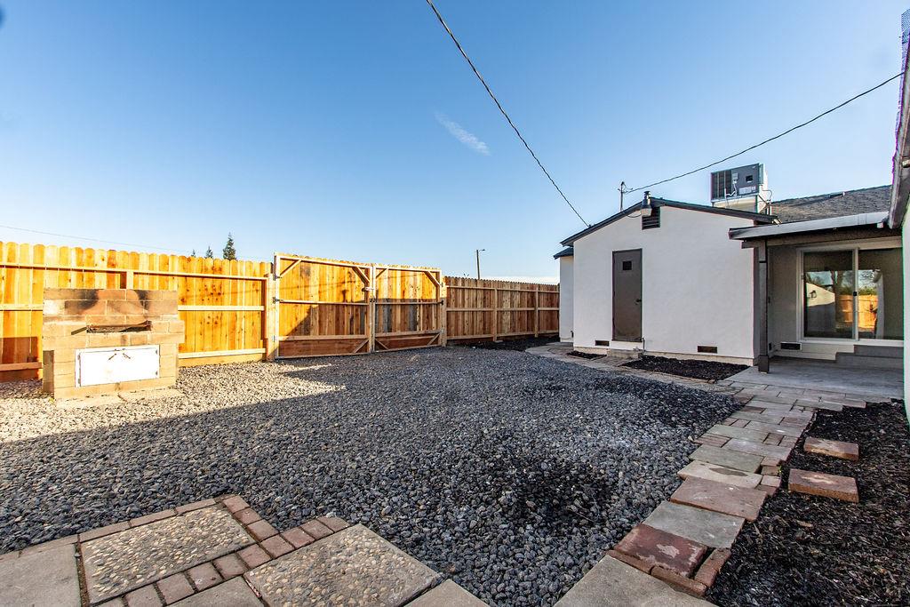 1665 Lois Way, Ceres, CA 95307