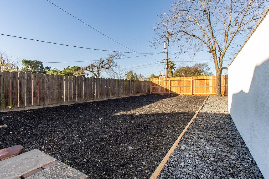 1665 Lois Way, Ceres, CA 95307