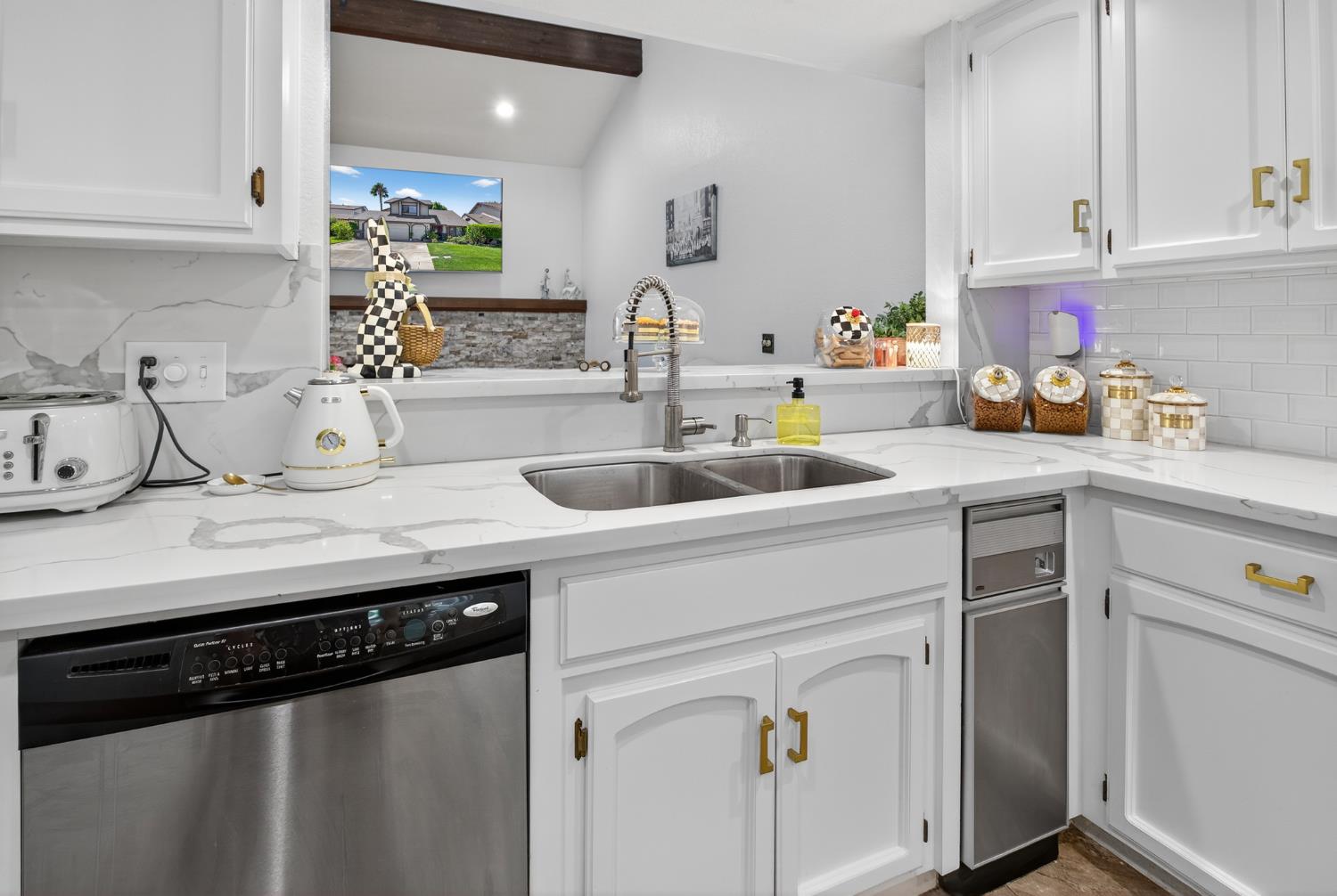 788 E Milgeo Ave, Ripon, CA 95366