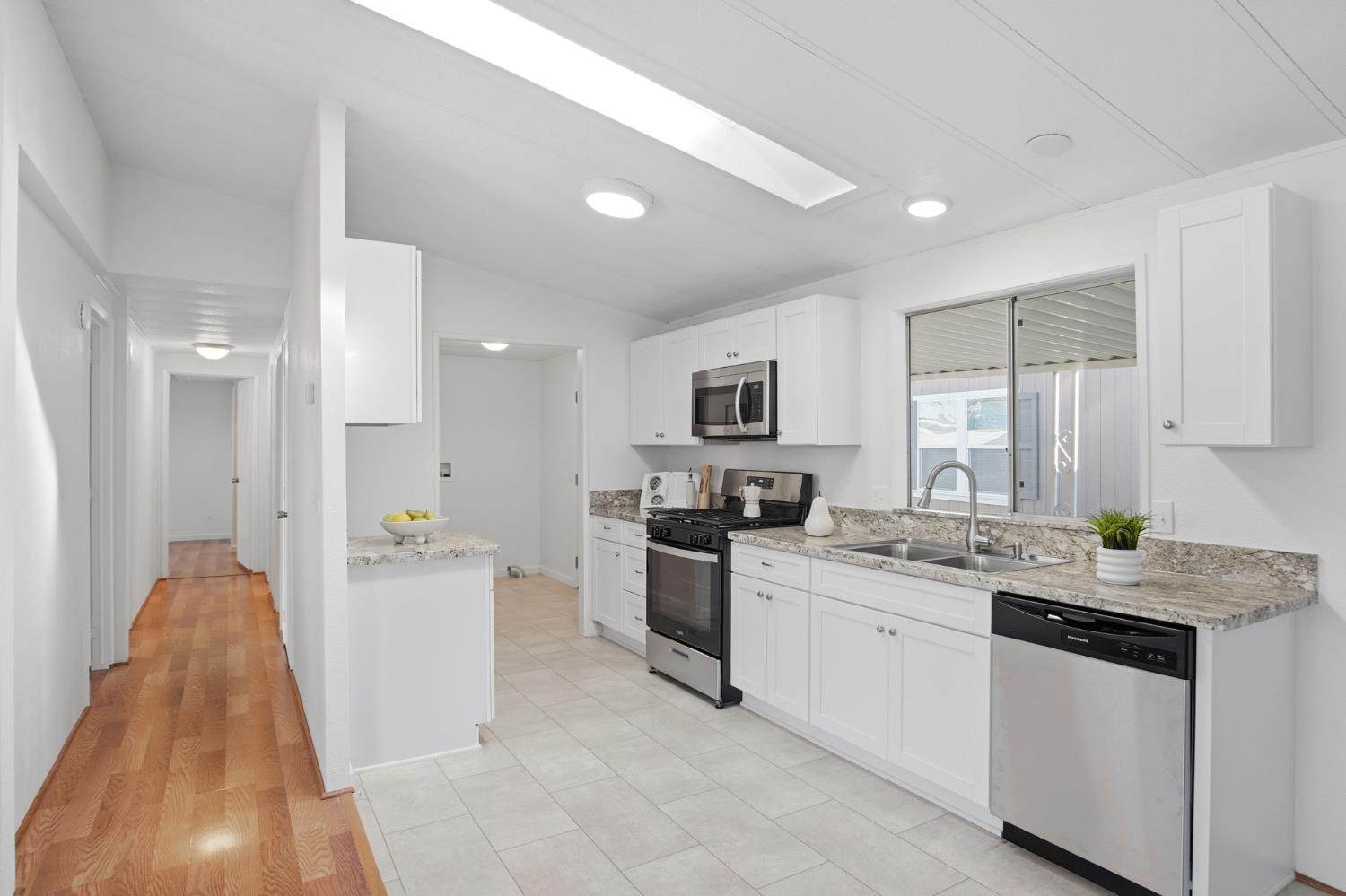 1428 Playground Way, Modesto, CA 95355