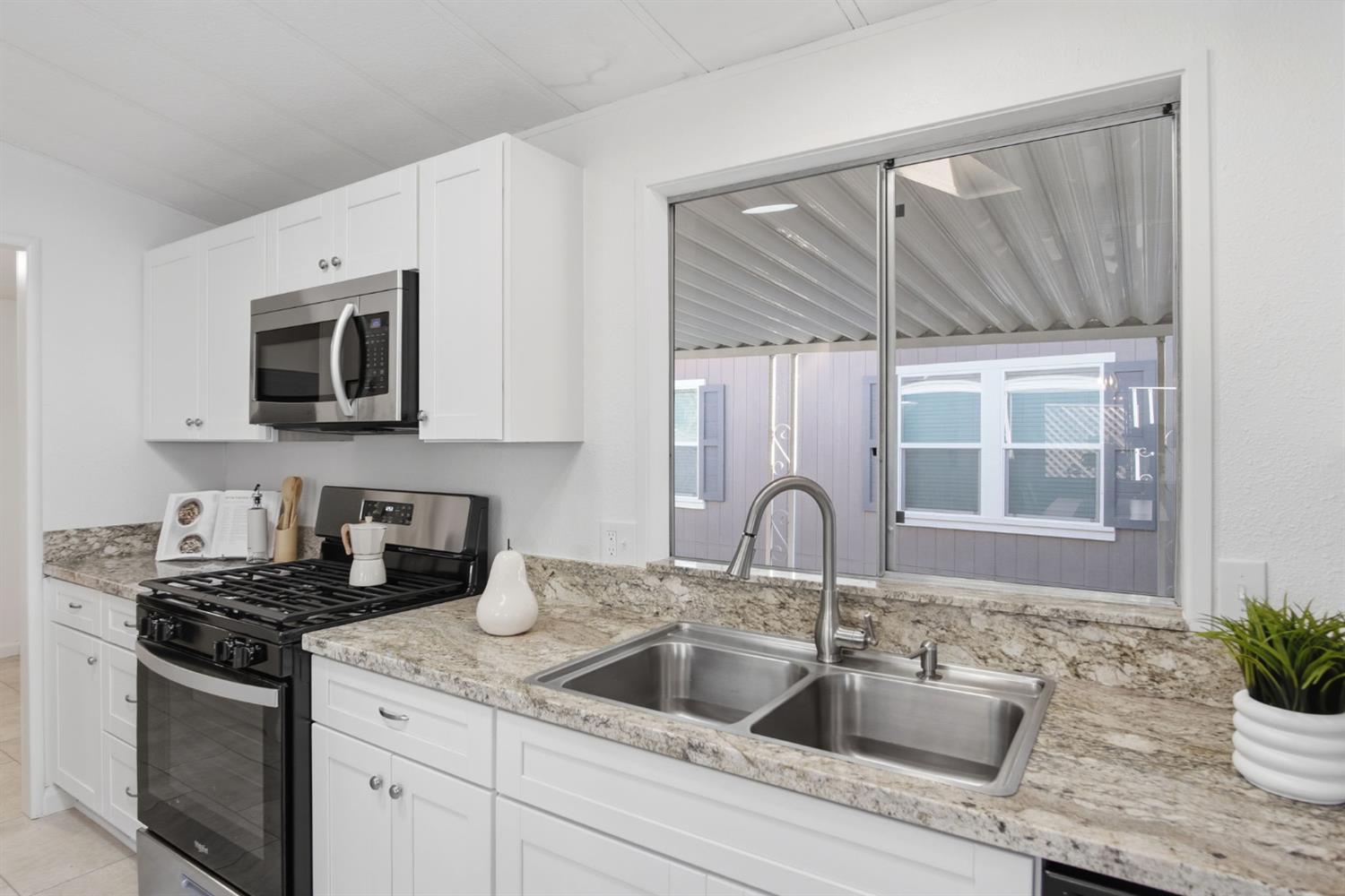 1428 Playground Way, Modesto, CA 95355