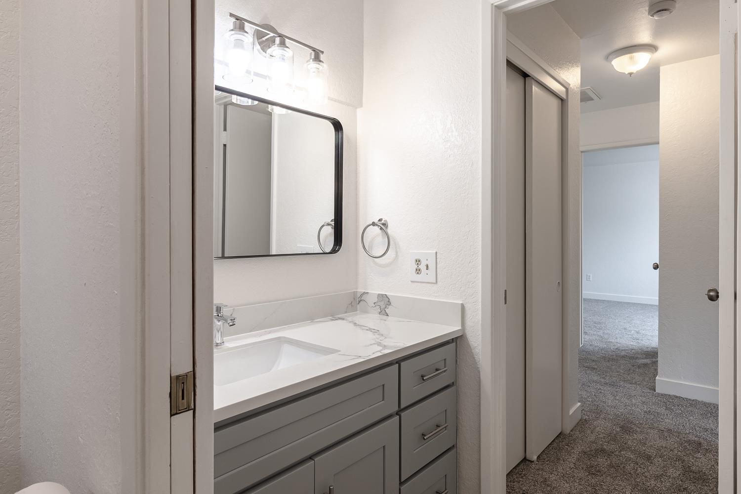 1128 Diablo Ave, Modesto, CA 95358