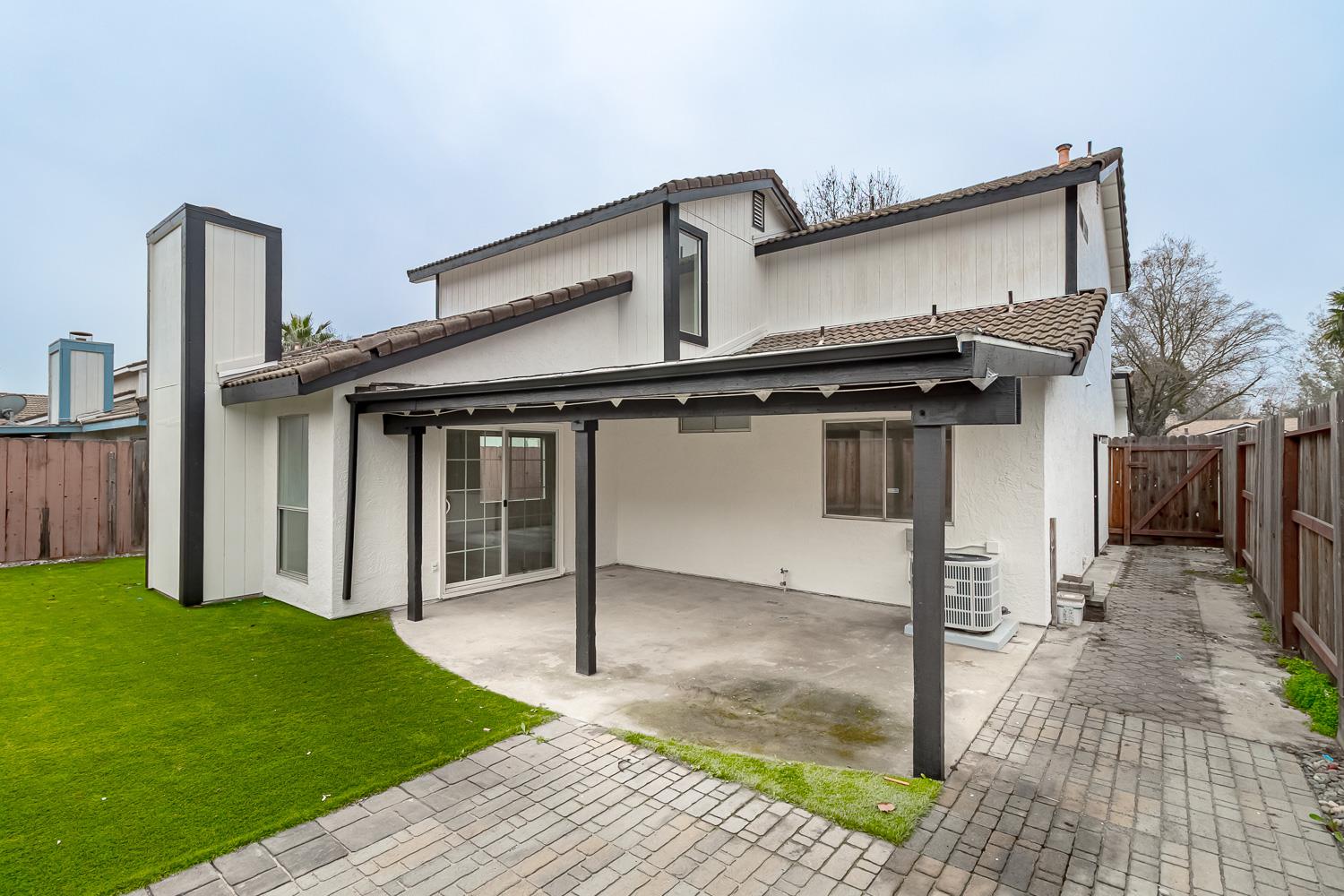 1128 Diablo Ave, Modesto, CA 95358