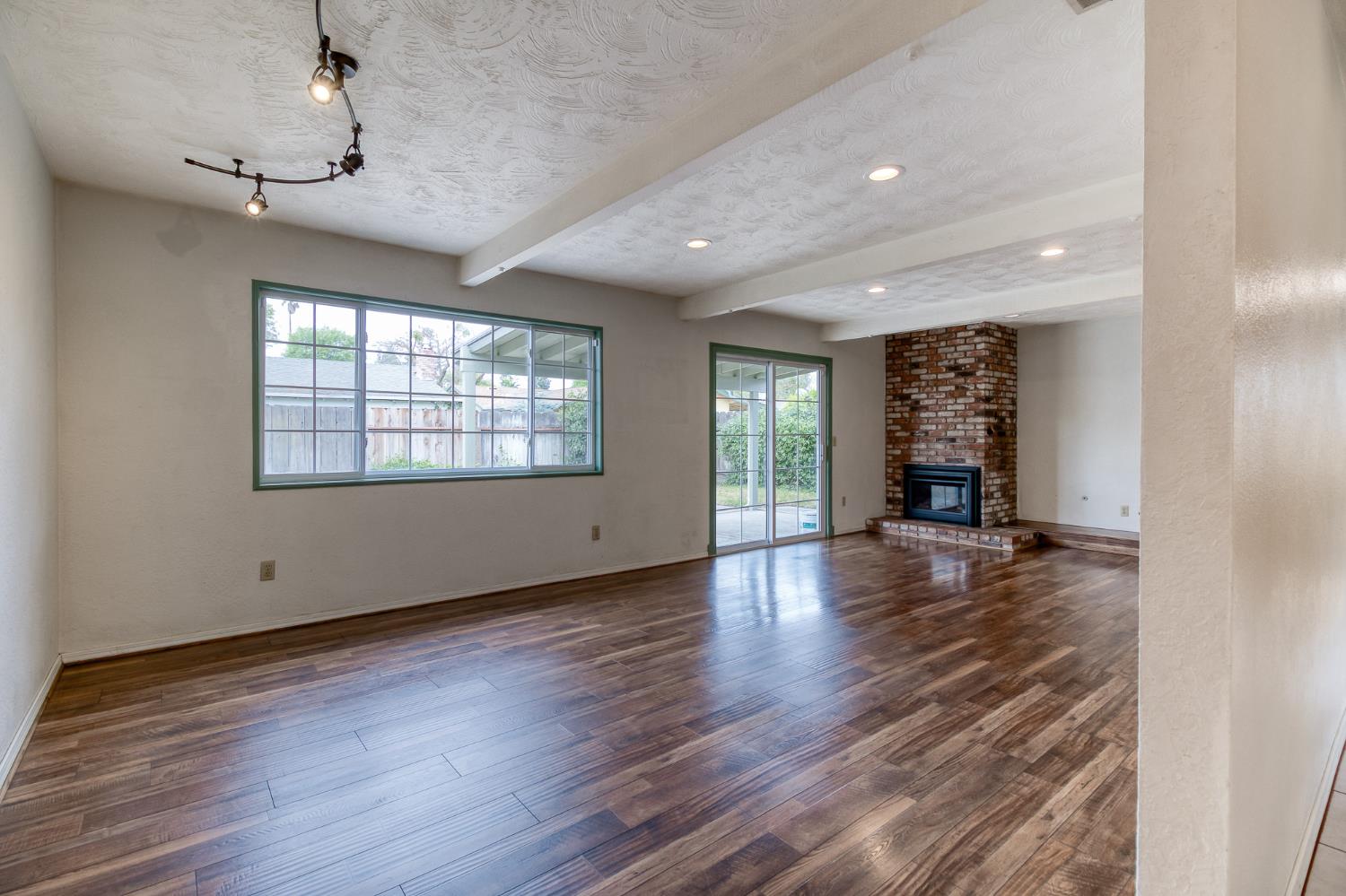 1501 Bella Terra Dr, Modesto, CA 95355