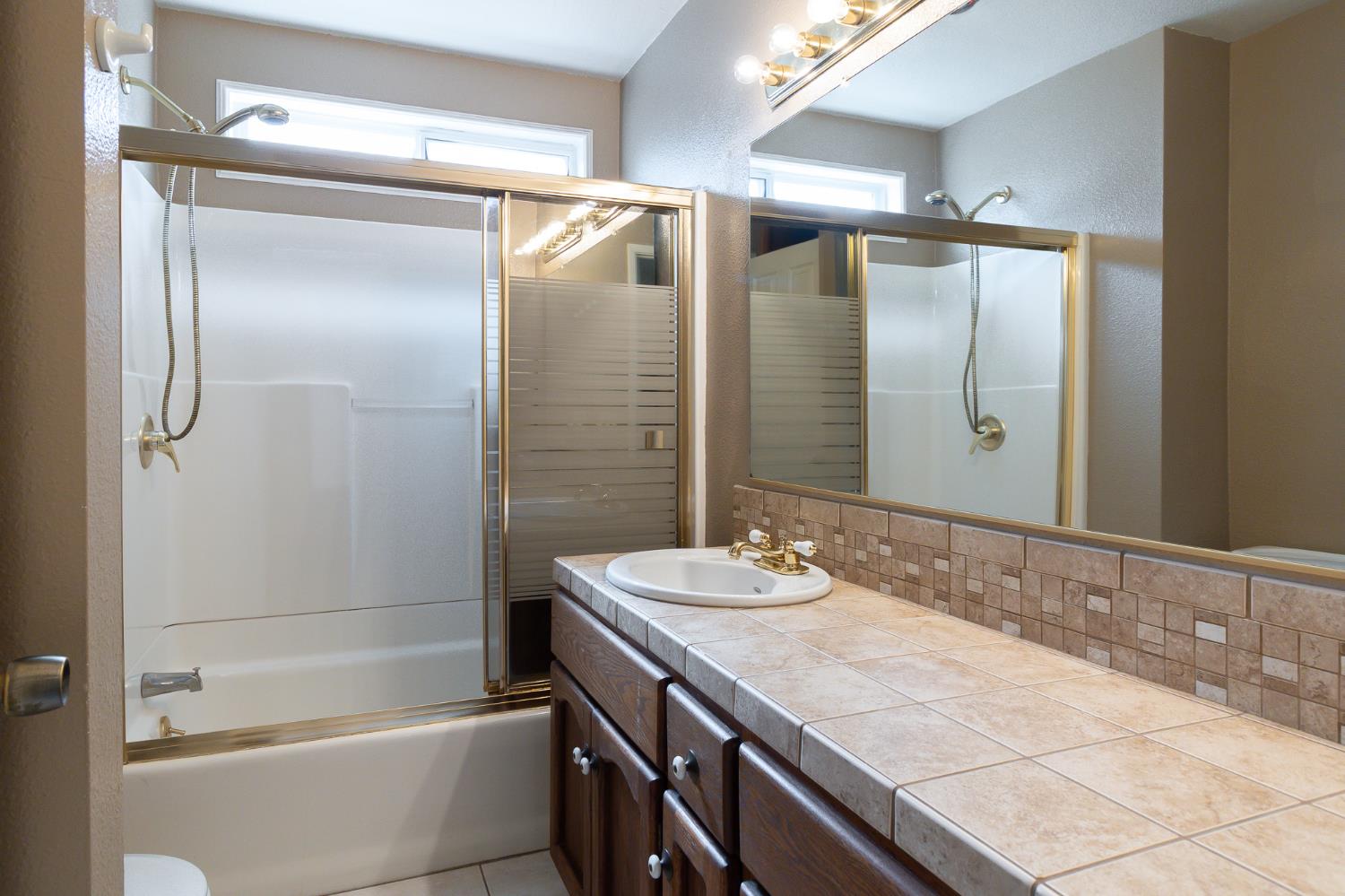 1501 Bella Terra Dr, Modesto, CA 95355