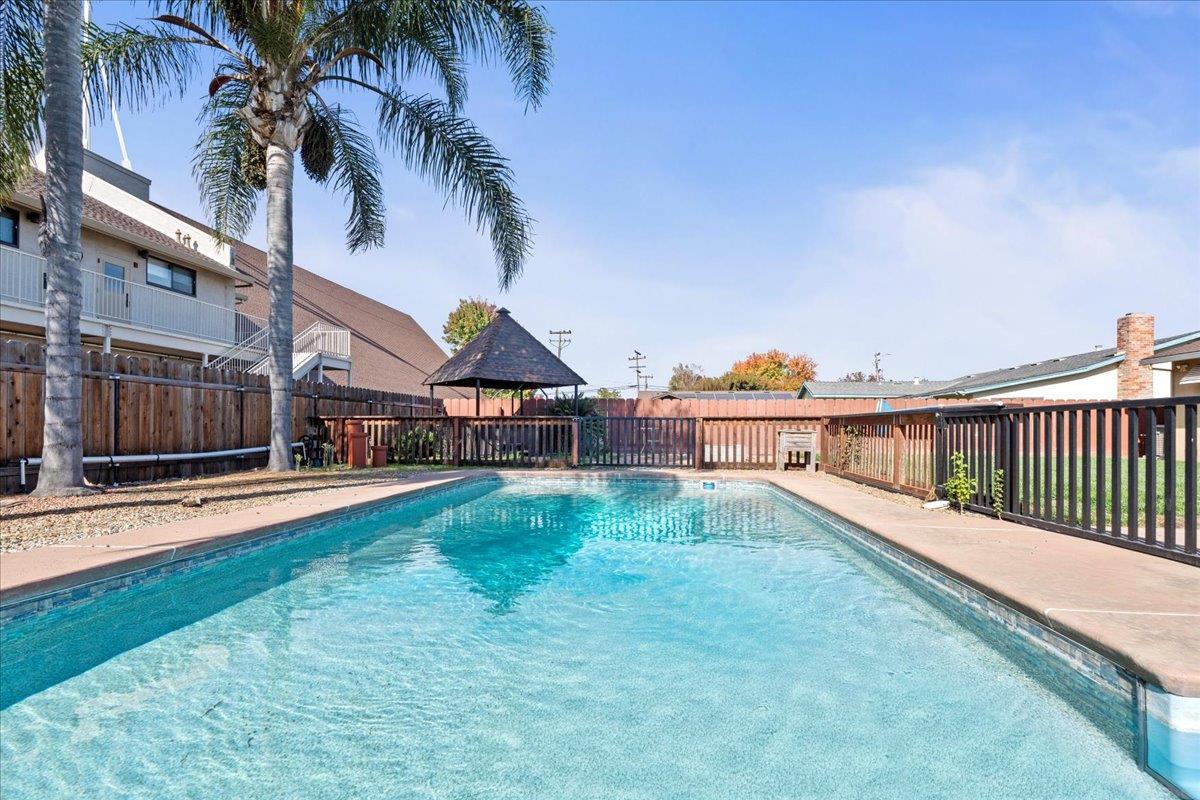 1515 Elizabeth, Escalon, CA 95320