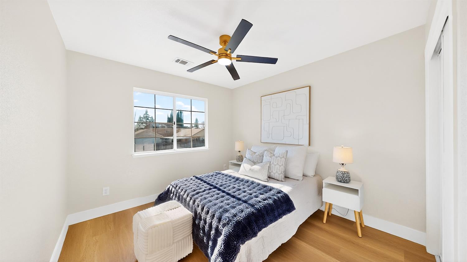 1684 E G St, Oakdale, CA 95361