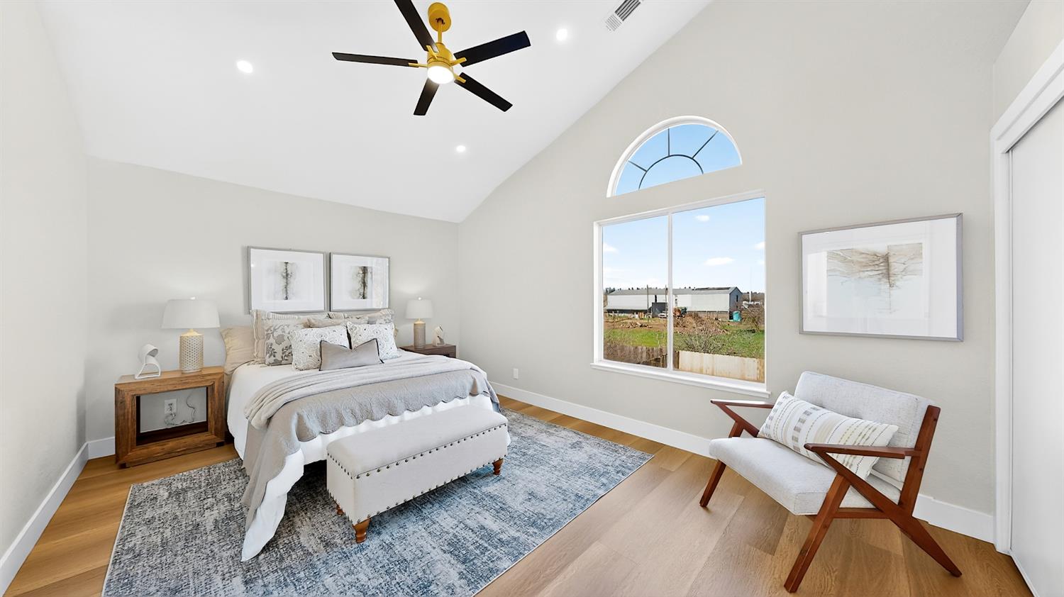 1684 E G St, Oakdale, CA 95361