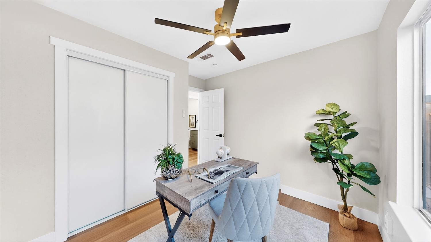 1684 E G St, Oakdale, CA 95361