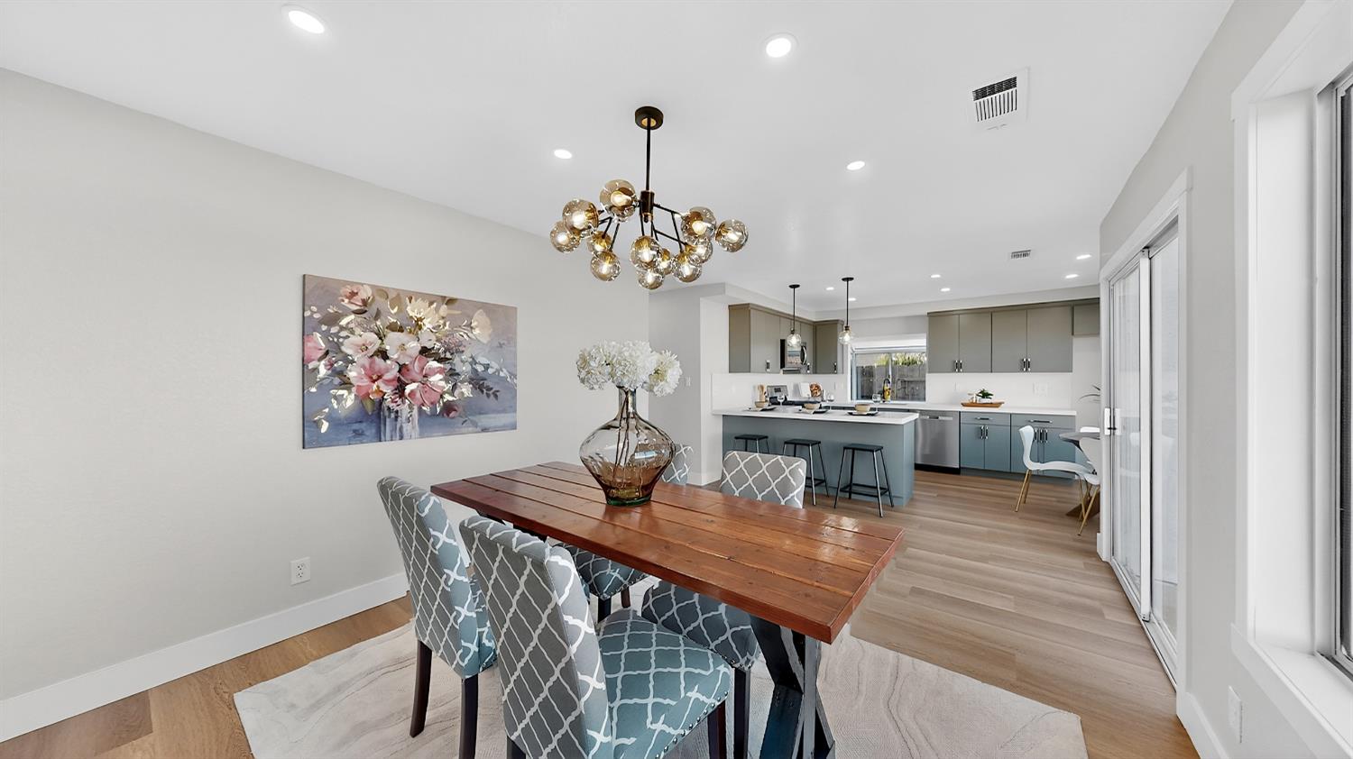 1684 E G St, Oakdale, CA 95361