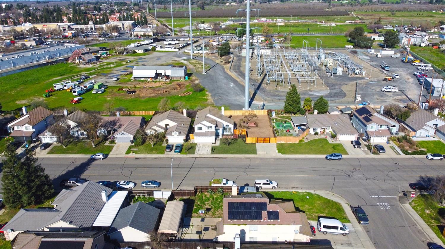 1684 E G St, Oakdale, CA 95361