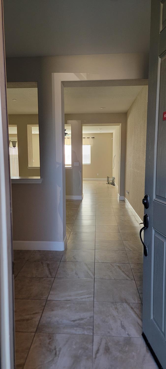 1052 Lavender St, Manteca, CA 95337