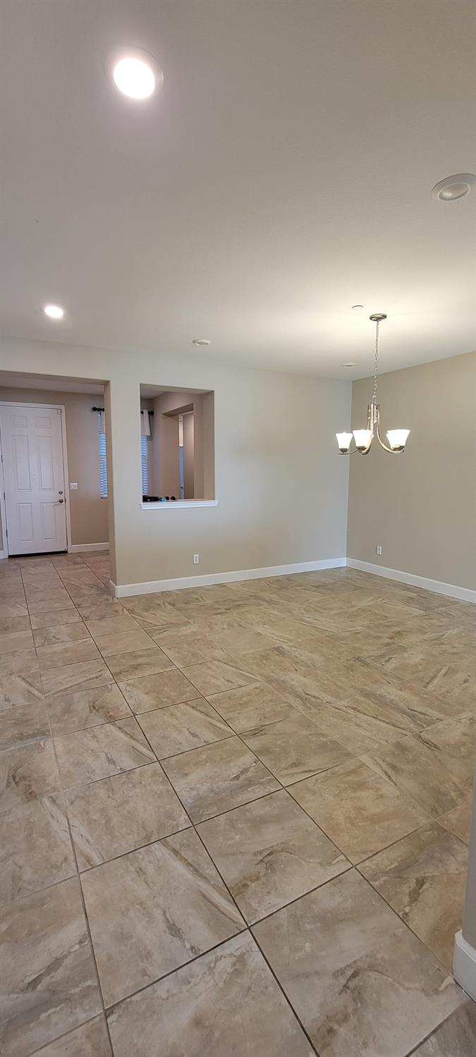 1052 Lavender St, Manteca, CA 95337