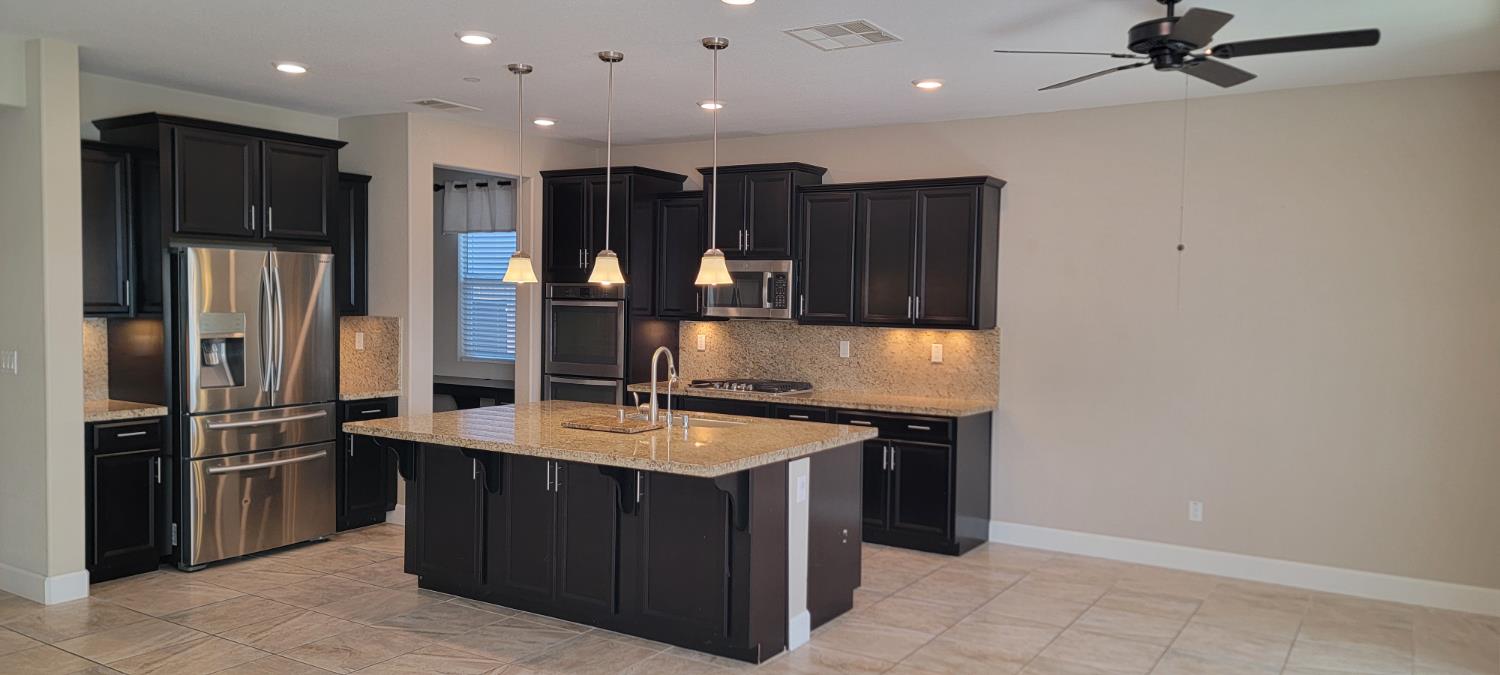 1052 Lavender St, Manteca, CA 95337