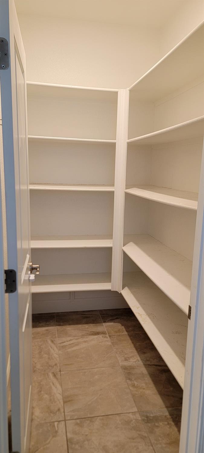 1052 Lavender St, Manteca, CA 95337