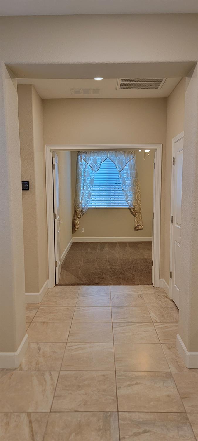 1052 Lavender St, Manteca, CA 95337